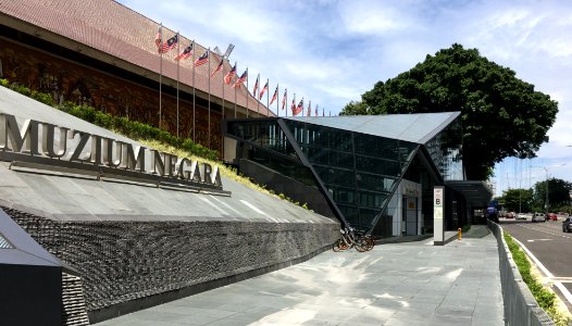 SBK Line Muzium Negara Entrance B 3
