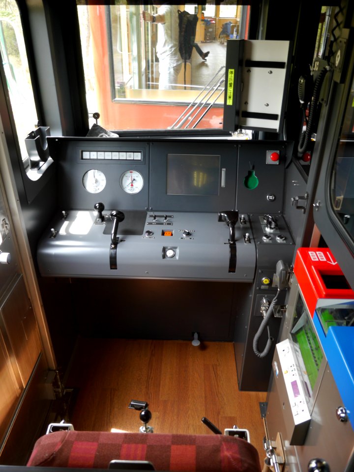 Shigaraki 501 driver's cabin