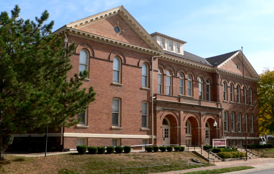 Saunders School (Omaha) from NW