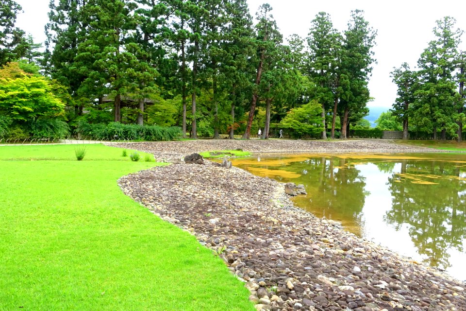 Shore of Oizumi ga Ike - Motsuji, Hiraizumi, Iwate - DSC04519