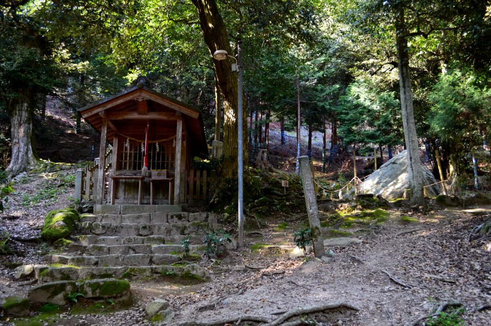 Shirahige-jinja (Takashima) iwatosha