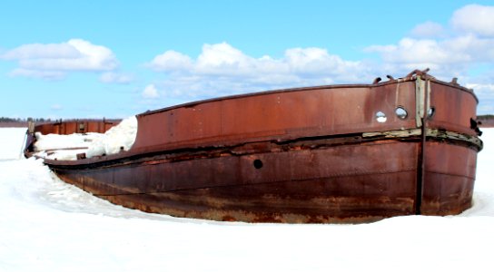Shipwreck Pateniemi Oulu 20120409b