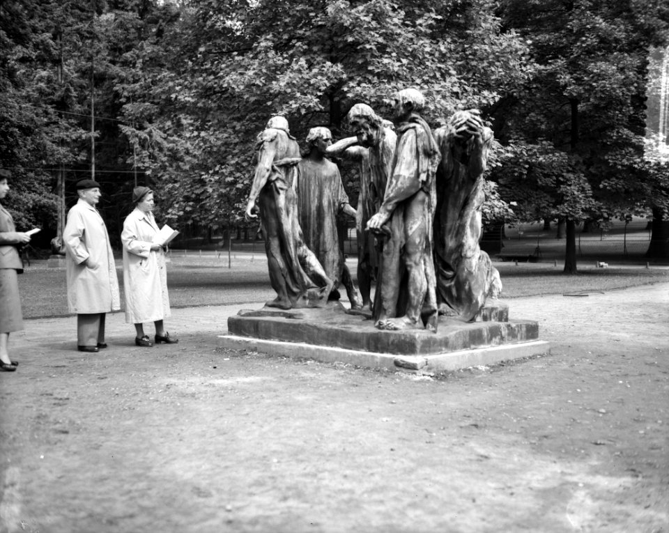Tentoonstelling Beelden Sonsbeek Arnhem. Burgers van Calais (Auguste Rodin), Bestanddeelnr 905-1534