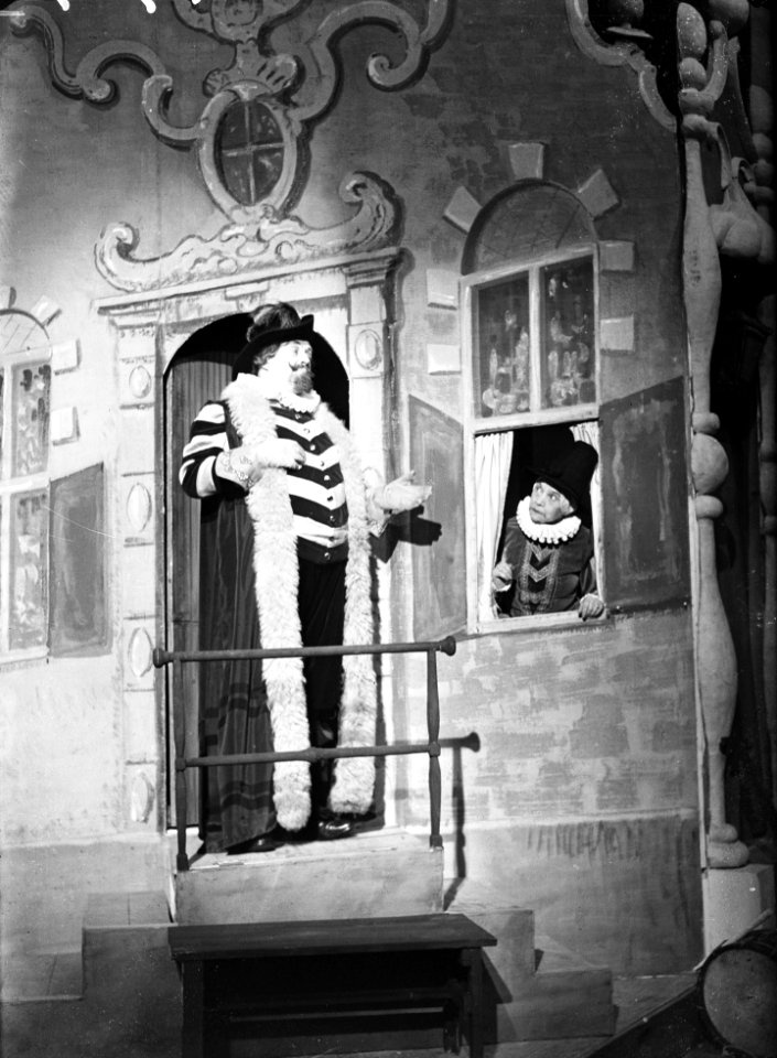 Scene uit Warenar (van P.C. Hooft) door het Residentietoneel, Bestanddeelnr 902-1737