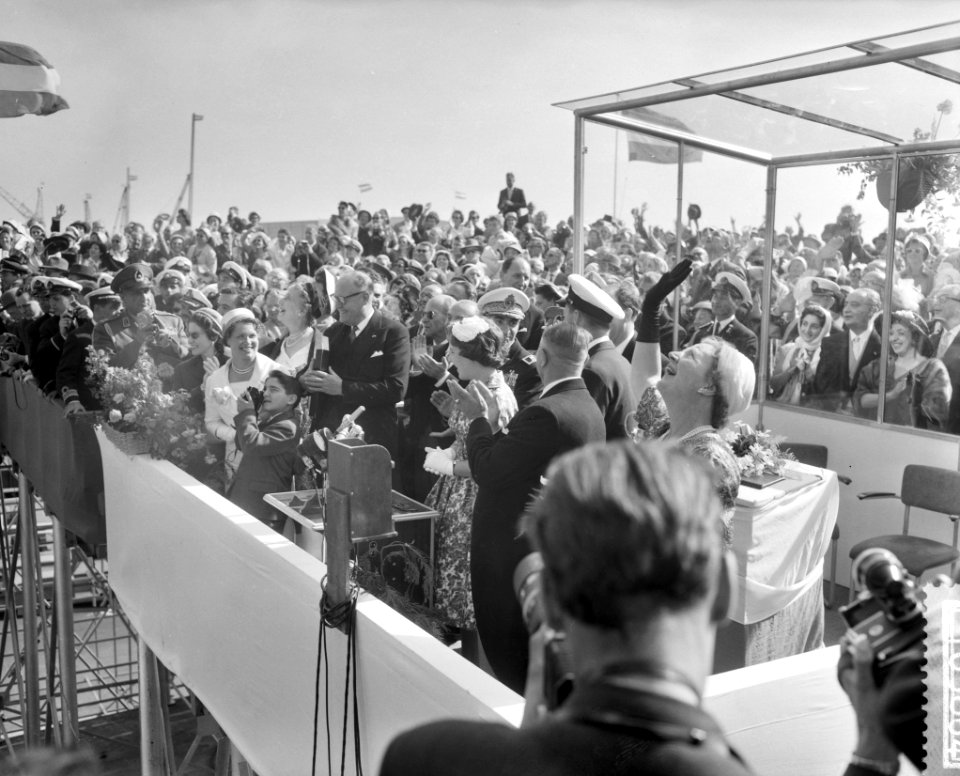 Tewaterlating van de tanker 'Mohammed Reza Shah' door prinses Margriet in aanwez, Bestanddeelnr 910-3864