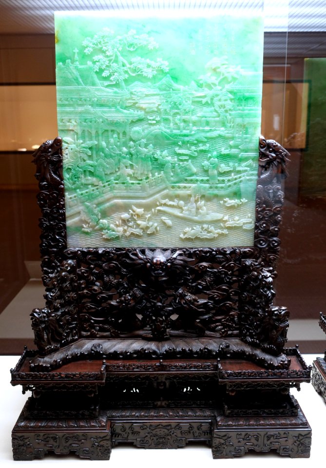 Table screen with palace scenes, side A, view 1, China, Qing dynasty, 18th-19th century, jadeite - Matsuoka Museum of Art - Tokyo, Japan - DSC07360