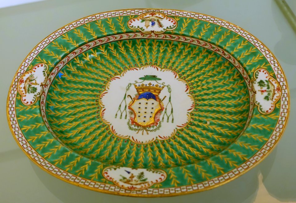 Table set owned by Porto Bishop António de San José de Castro, China, Jiaqing period, c. 1800-1810, porcelain - Museu Nacional de Soares dos Reis - Porto, Portugal - DSC00452