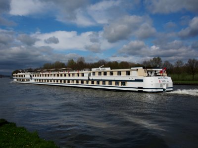 Swiss Pearl (ship, 1993) Amsterdam Rijnkanaal pic2