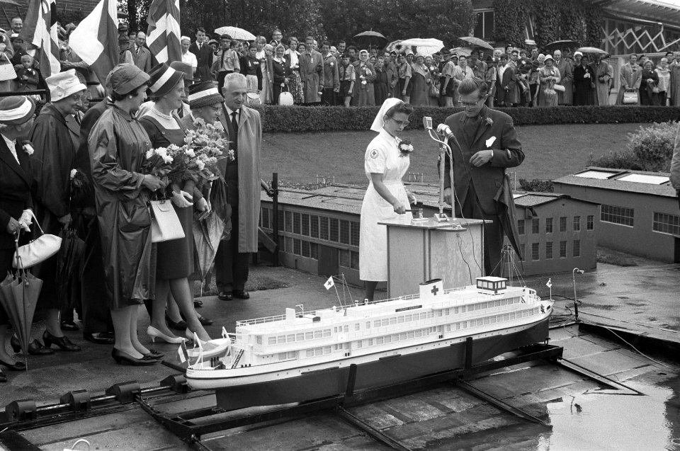 Tewaterlating van miniatuur RKH-schip, Bestanddeelnr 912-7364