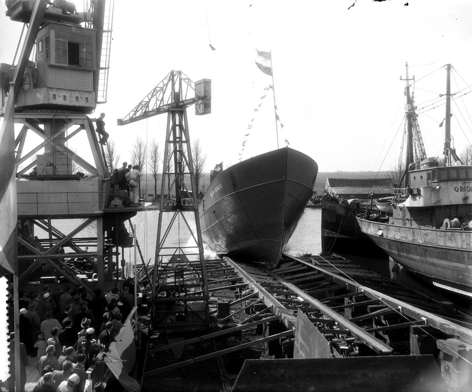 Tewaterlating Visserij-inspectieschip Willem Beukelsz. scheepswerf De Dageraad, Bestanddeelnr 907-0693