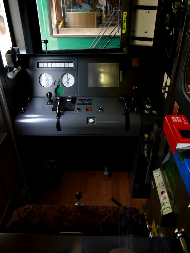 Shigaraki 401 driver's cabin