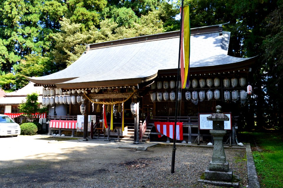 Shigariwake-jinja haiden