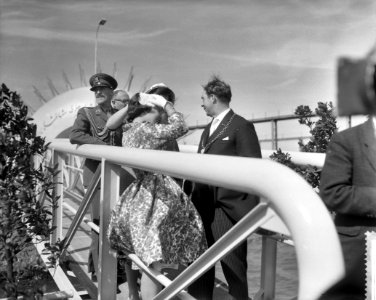 Tewaterlating van de tanker Mohammed Reza Shah door Prinses Margriet in aanwez, Bestanddeelnr 910-3860