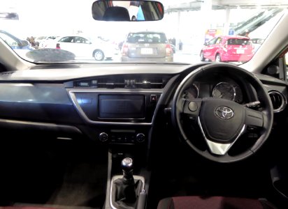 Toyota AURIS RS "S Package" 2WD (ZRE186H) interior