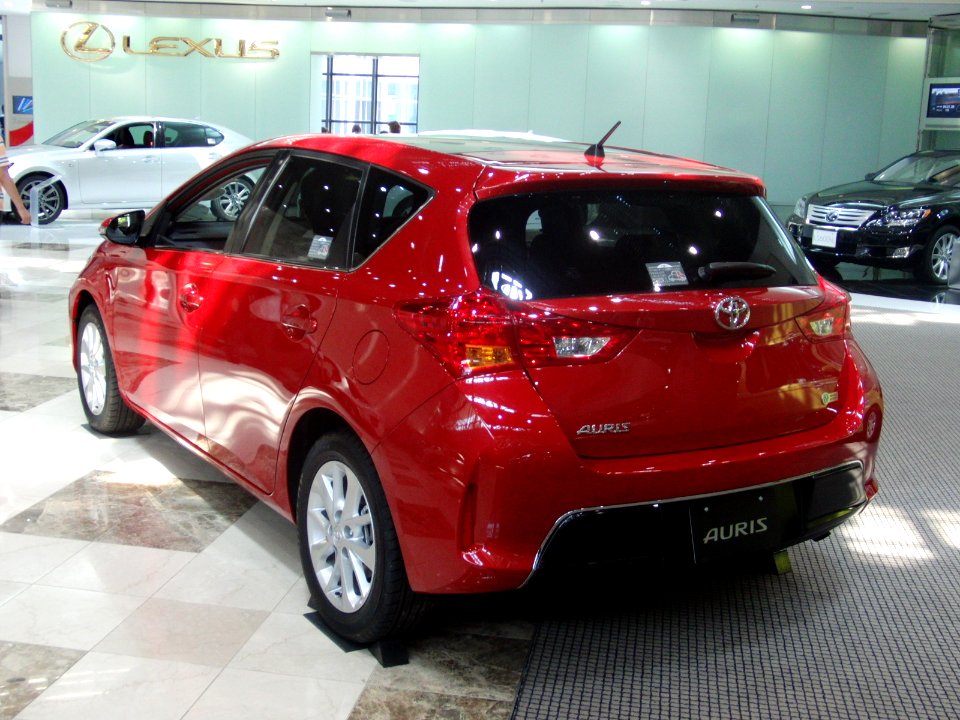 Toyota AURIS S Package 2