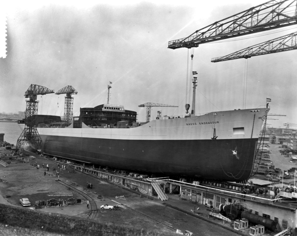 Tewaterlating van de Naess Endeavour bij de NDSM, Bestanddeelnr 911-5479