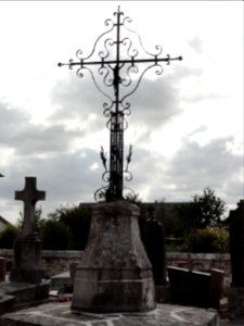 Touffreville-la-Corbeline (Seine-Mar.) croix de cimetière