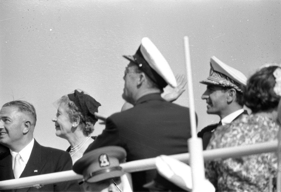 Tewaterlating van de tanker Mohammed Reza Shah door Prinses Margriet in aanwez, Bestanddeelnr 910-3870