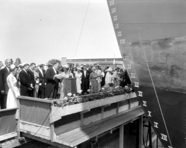 Tewaterlating van de Prinses Irene door Hare Koninklijke Hoogheid Prinses Iren, Bestanddeelnr 909-7058