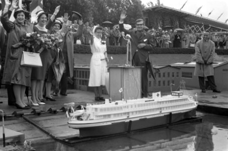 Tewaterlating van miniatuur RKH-schip, Bestanddeelnr 912-7363
