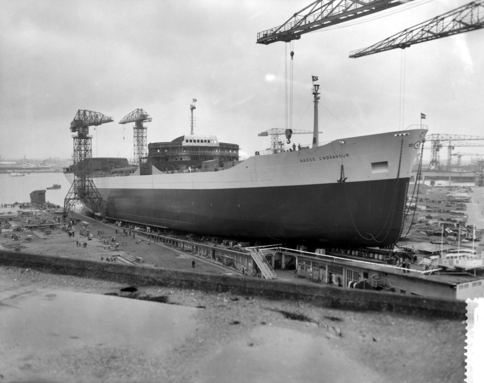Tewaterlating van de Naess Endeavour bij de NDSM, Bestanddeelnr 911-5478