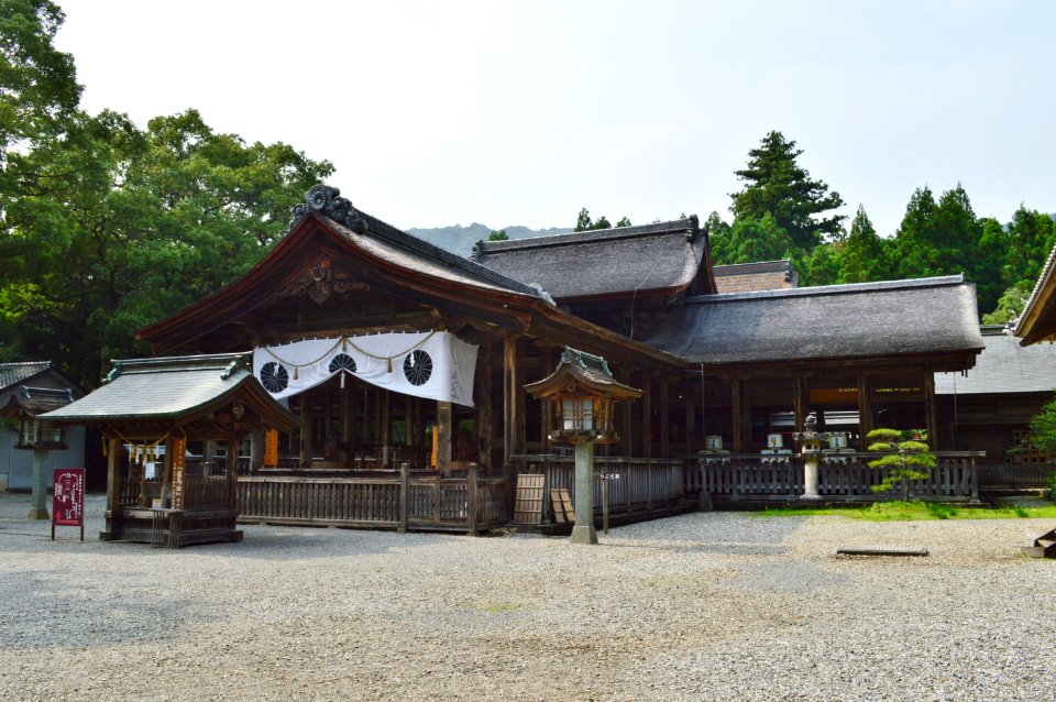 Tosa-jinja haiden-4