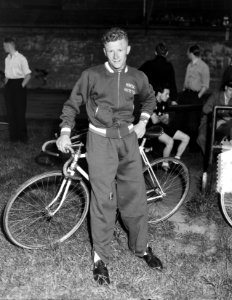 Tour de France. Ploeg in Olympisch Stadion. Nieuwe gezichten Henk Stevens en Ad, Bestanddeelnr 905-8085