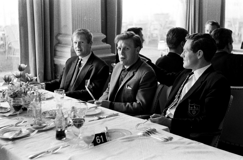 Tottenham Hotspur in Nederland aangekomen, de spelers tijdens het diner in hotel, Bestanddeelnr 915-1548