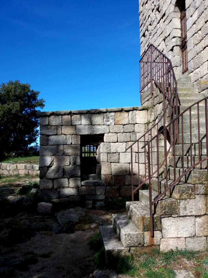 Tour de Brison - Accès