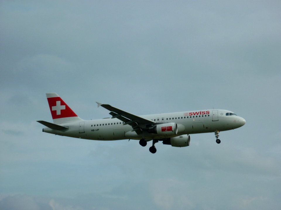 SwissInternationalAirLinesAirbusA320-200registratedHB-IJP