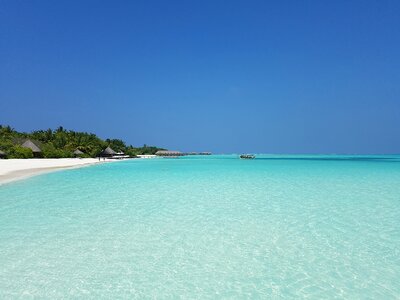 Atoll maldives blue beach