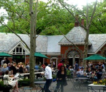 TotG courtyard spring W66 jeh