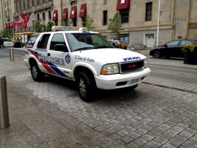 Toronto Police Services PD03 police dog cruiser