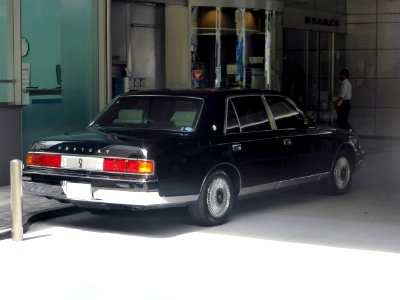 Toyota CENTURY (GZG50) rear