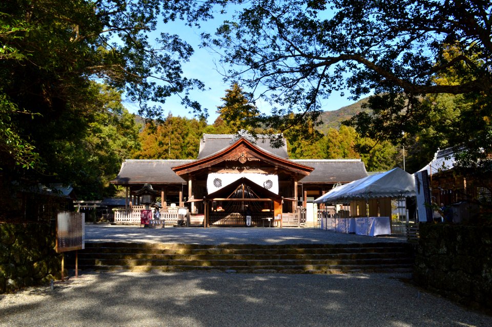 Tosa-jinja haiden-2