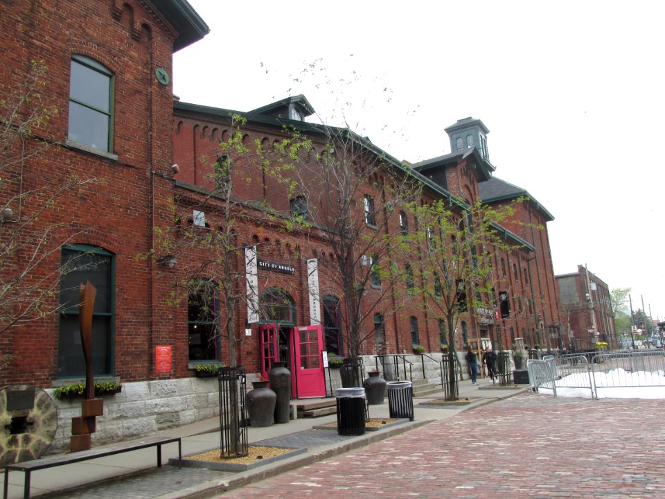 Toronto Distillery District 2019 03