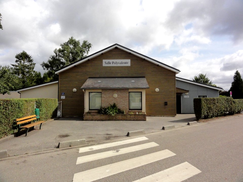 Touffreville-la-Corbeline (Seine-Mar.) salle polyvalente