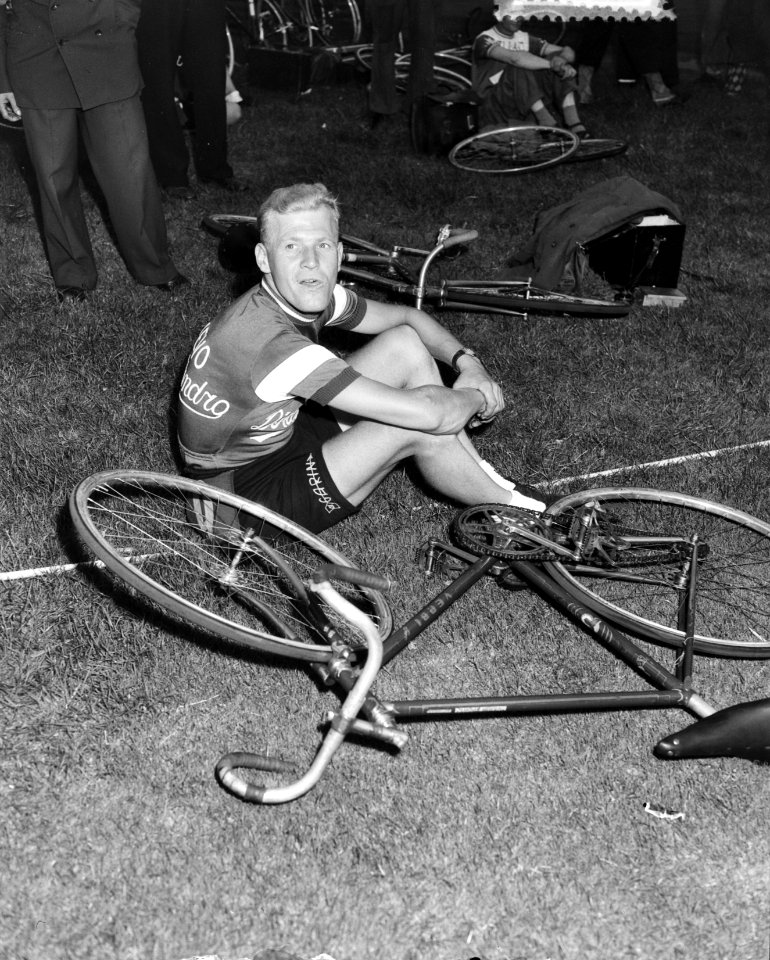 Tour de France. Ploeg in Olympisch Stadion. Nieuwe gezichten Henk Stevens en Ad, Bestanddeelnr 905-8086