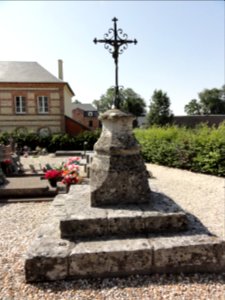 Touffreville-la-Cable (Seine-Mar.) croix de cimetière