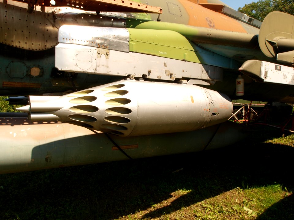 UB-32 S5 rocket pod pic1