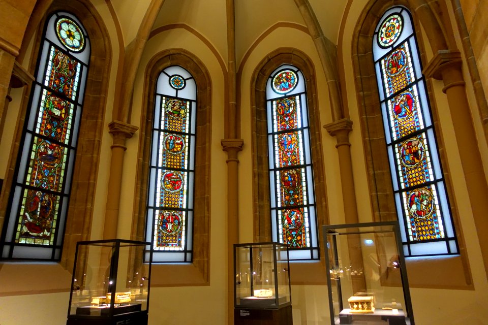 Typological windows from the Ritterstiftskirche St. Peter in Wimpfen im Tal, Upper Rhine, 1270-1280, stained and painted glass - Hessisches Landesmuseum Darmstadt - Darmstadt, Germany - DSC00231