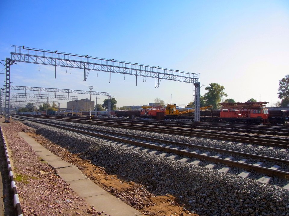 Ugreshskaya station tracks 1