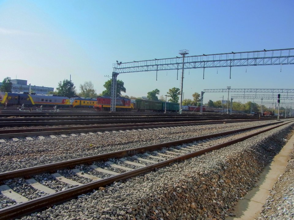 Ugreshskaya station tracks 2