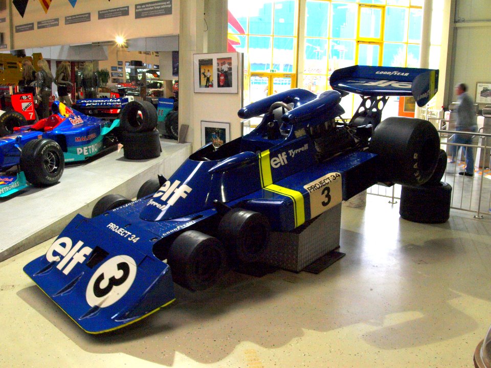 Tyrrell P34 six wheel F1 pic1