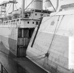 Tyrifjord gekapseisd bij Wilton Fijenoord in Rotterdam, overzicht van het incide, Bestanddeelnr 916-1443