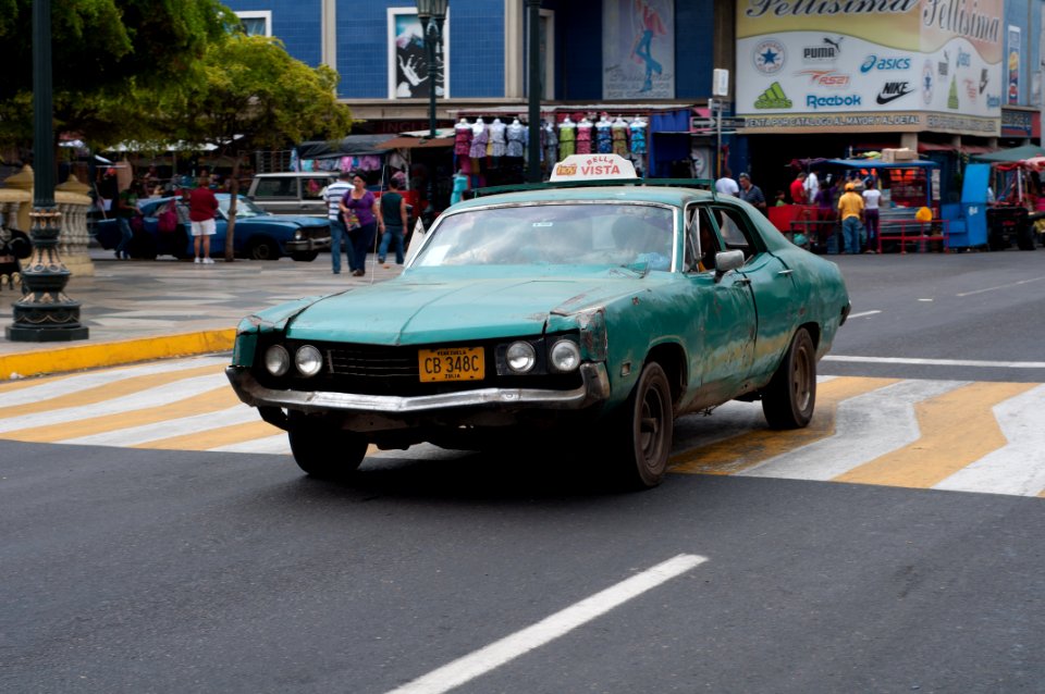 Typical automobile Maracaibo public transport 02