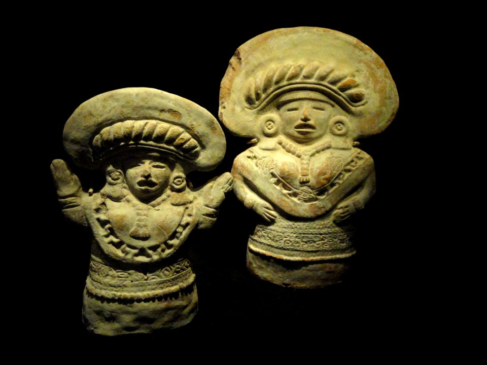Two Stucco-Covered Figures, 900-1200 AD, Maya - Houston Museum of Natural Science - DSC02128