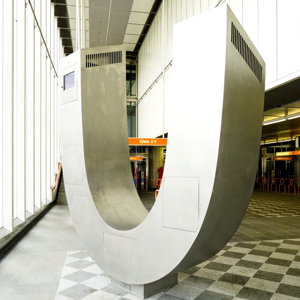 U3 Ottakring Kunst Skulptur a
