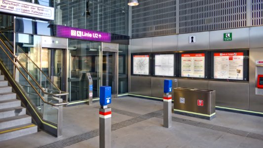 U2 Stadlau AG nord innen 01