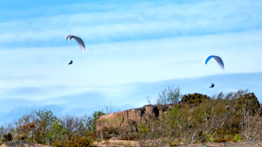 Two paragliders over Govik 5